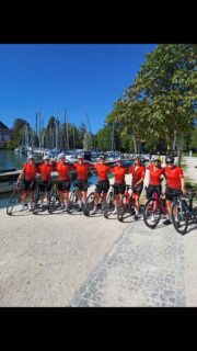 💥KOTL 2025💥
Zum zweiten Mal standen unsere Damen heute als 10er Mannschaft beim @king_of_the_lake_attersee am Start, und zum zweiten Mal haben sie es richtig gerockt 🤘🏻, abgeliefert 🚀 und dabei jede Menge Spaß gehabt🥳
Gratuliere euch Mädels👏🏼👏🏼 sehr starke Leistung 💪🏼 
@sophie_amesberger_ 
@vron_ele 
@albacazapada_ 
@mag.das.training 
@zambelli_andrea_11 
@kathrinzauner 
@ju_li_a_mitter 
@cordula_bene 
#kingofthelake #kotl2025 #attersee #mädels #frauenpower💪 #queenofthelake