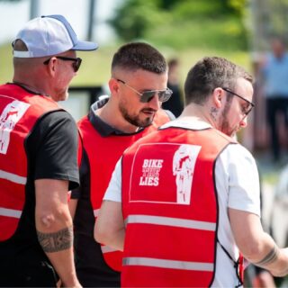 Was hinter einem Renntag steckt. 🚧🚴♂️
Bevor die ersten Fahrer:innen starten, sind bereits viele im Einsatz:
Knapp 50 Streckenposten entlang der gesamten Strecke
Feuerwehren aus 6 Gemeinden
Polizei & Rotes Kreuz
...
Bike The Lies ist Teamarbeit. 🤝
Danke an alle, die Jahr für Jahr für einen sicheren Renntag sorgen. 💪🏽
📅 17. Mai 2026
👉🏽 Link zur Anmeldung in der BIO
#zeitfahren #zeitfahrcup #timetrial #teamtimetrial #BTL2026